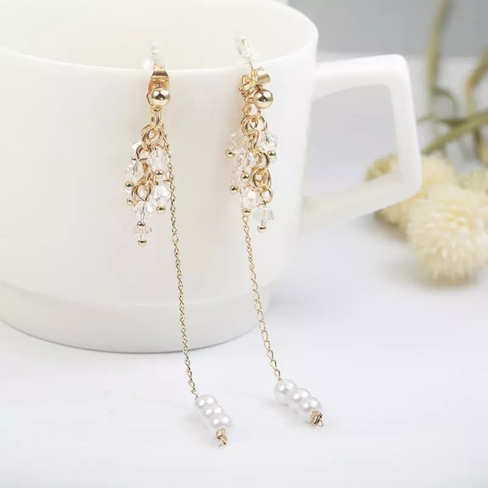 Romantic Pearl Tassel Earrings - Picture 2 of 3